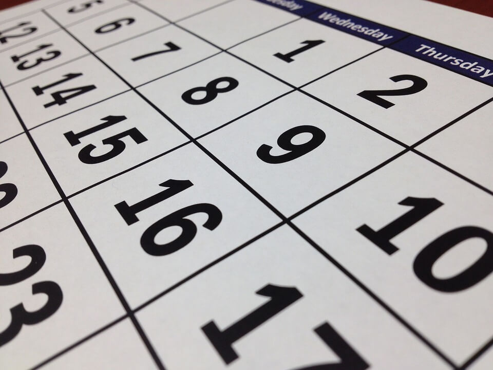 Image of a calendar stressing how important it is for employers to give proper notice before changing employee pay in WV.