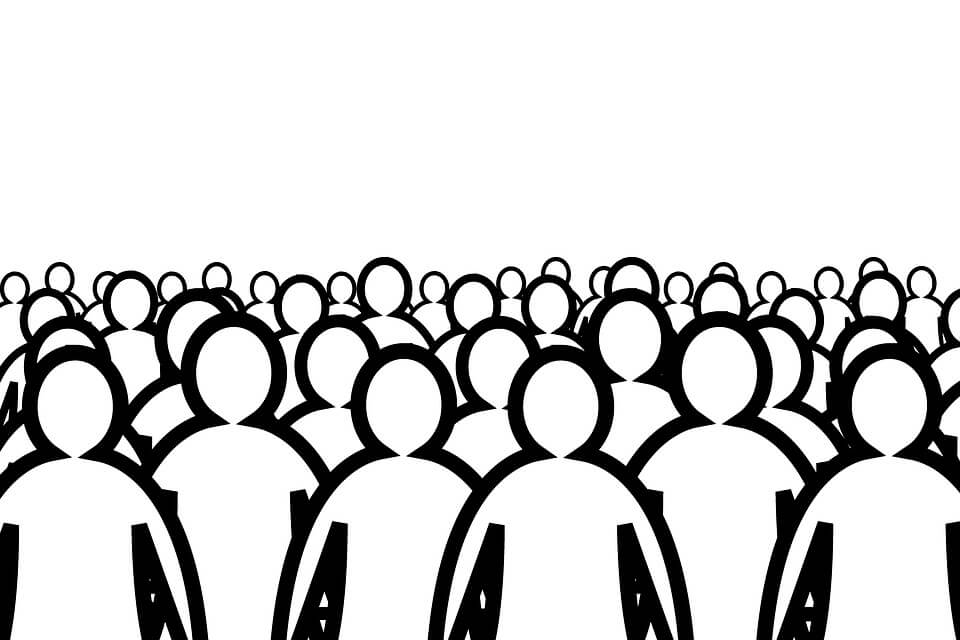Image of group of faceless people looming and demanding; when facing the threat of a class action lawsuit, lawyers and litigants should be aware of class action rule amendments.